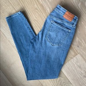Lucky Brand Skinny Jeans, size 6
